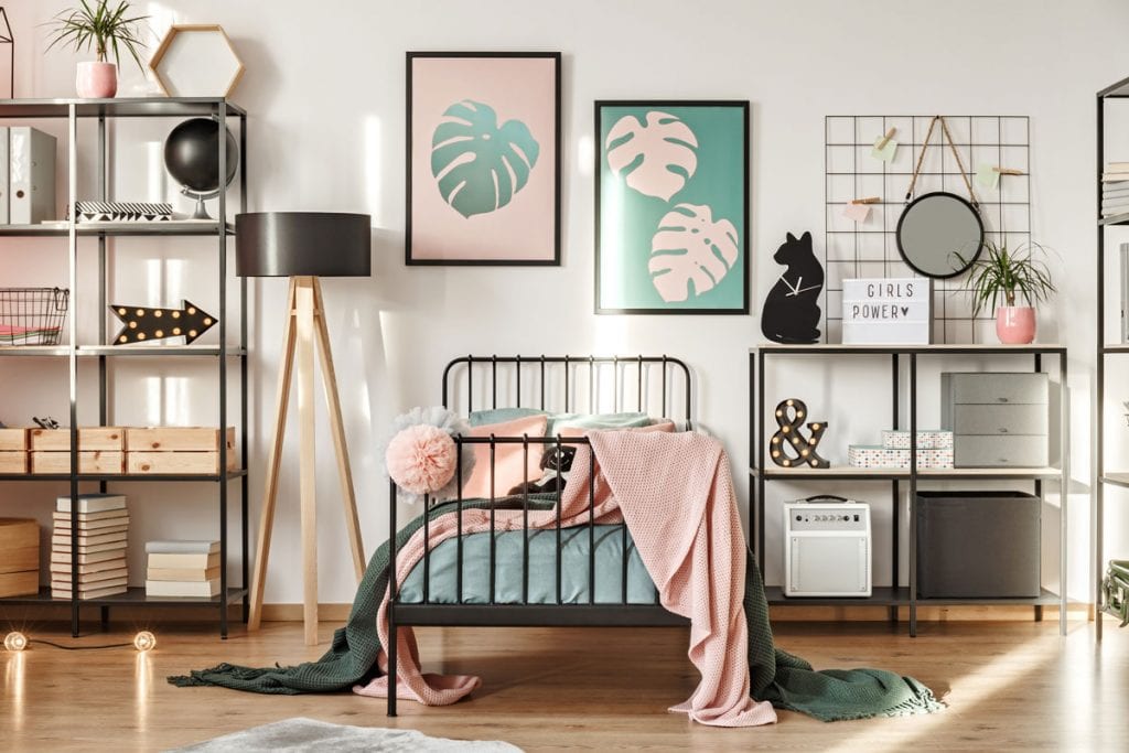 Decorate Your Dorm on a Budget