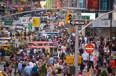 Study: Immigration Boosts U.S. Life Expectancy