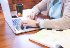 How to Navigate the Job Market as a College Student