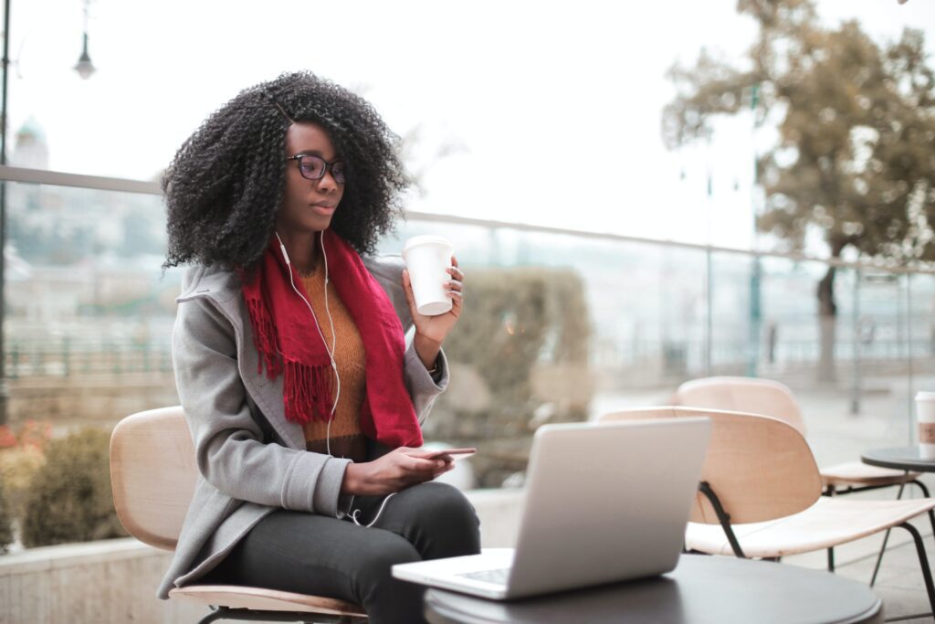 A Guide for College Students Embracing the Digital Nomad Lifestyle
