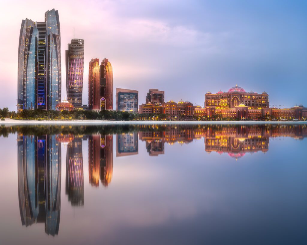 Study Abroad in Abu Dhabi: A Guide to Emirati Etiquette
