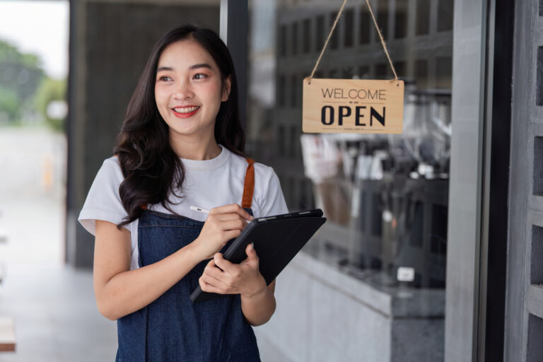 Feeding Your Entrepreneurial Appetite: 7 Tips to Start a Cafe as a Graduate