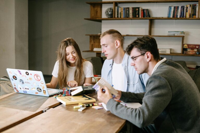 Juggling Books and Business: A Student Entrepreneur’s Guide