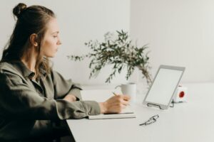https://www.collegenews.com/article/the-role-of-internships-in-shaping-your-career-path/