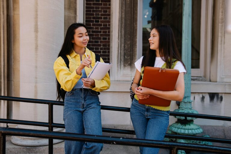 Tips on Navigating New Surroundings and Finding Resources as a New Coll